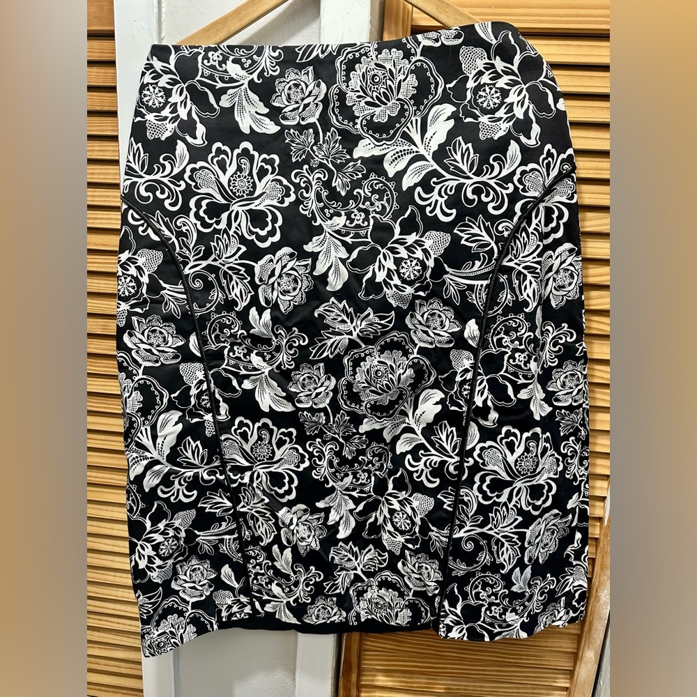 Black & White Knee Length Skirt